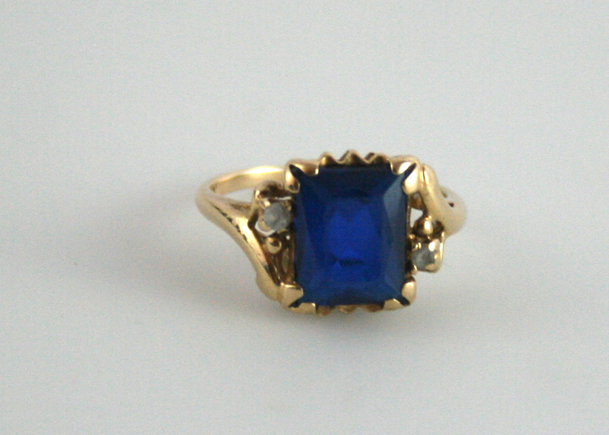 10K Yellow Gold Ring With Synthetic Blue Stone
