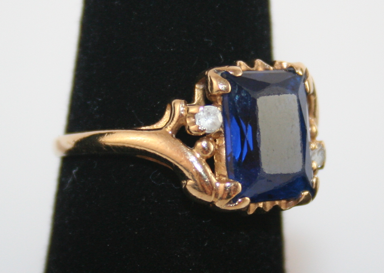 10K Yellow Gold Ring With Synthetic Blue Stone