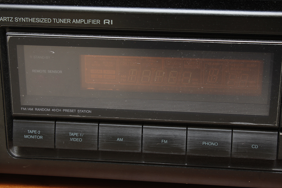 Onkyo Quartz Amplifier with Speakers