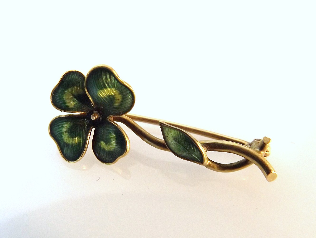 Art Nouveau 14k Yellow Gold and Enamel Four-Leaf Clover Brooch