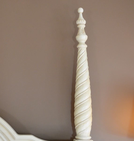 Thomasville French Vanilla Cream Four Poster King Bed