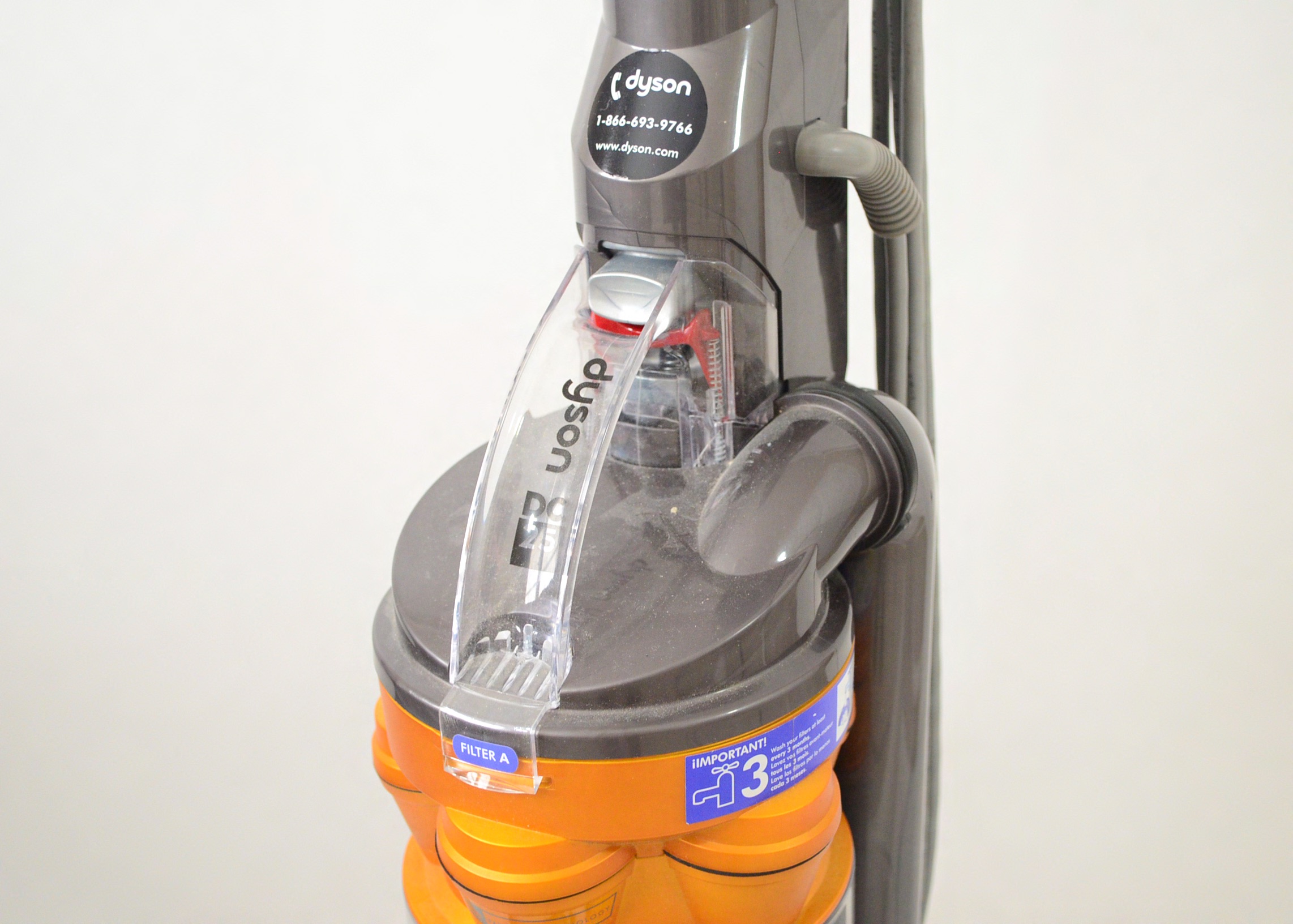 Dyson DC25 ball vacuum machine