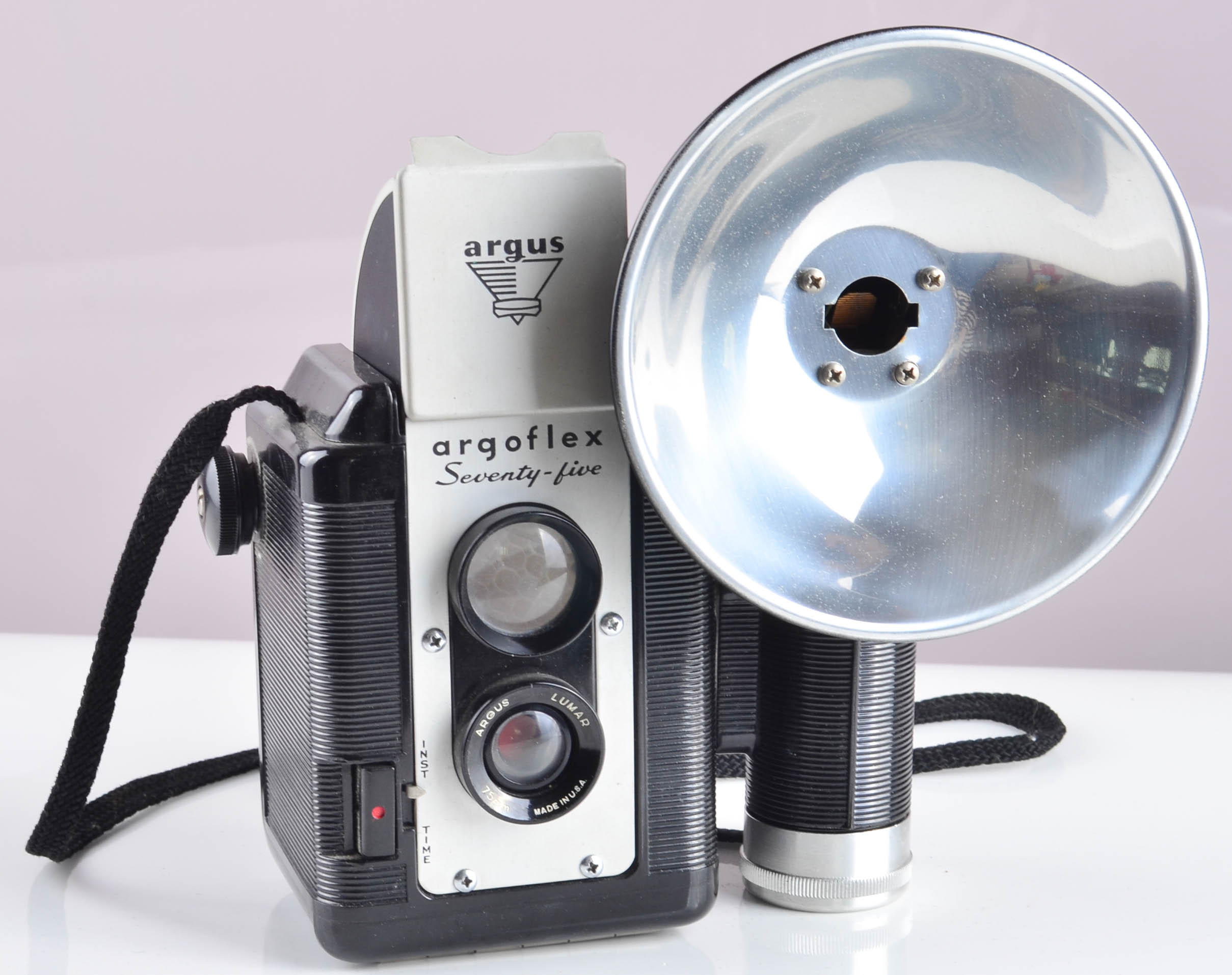 Vintage Argus Argoflex 75 Camera with Flash