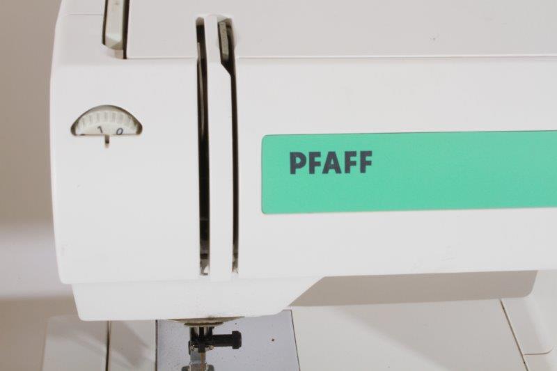 PFAFF Tipmatic 6110 Portable Sewing Machine