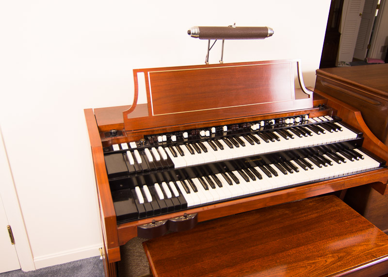 Hammond Organ and Leslie Speaker