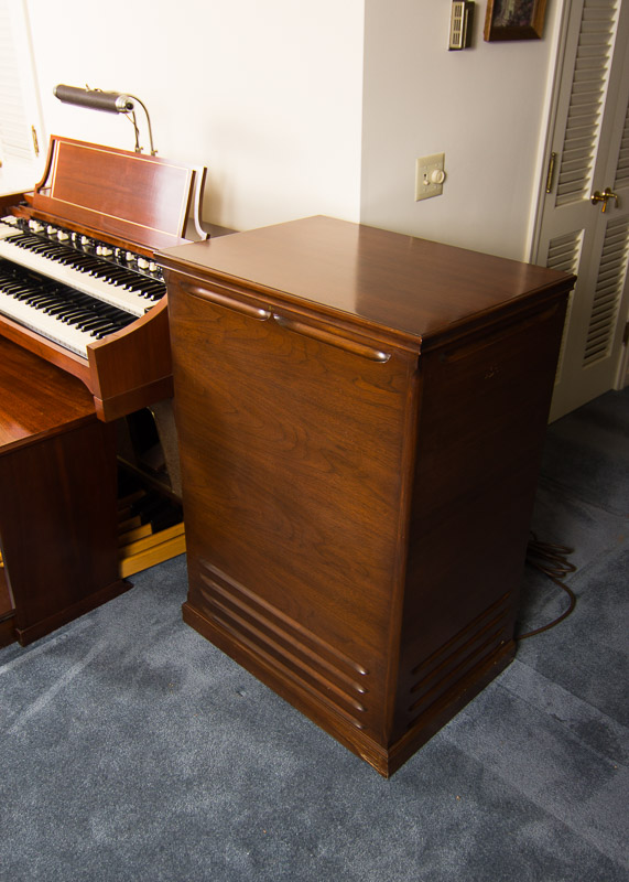 Hammond Organ and Leslie Speaker