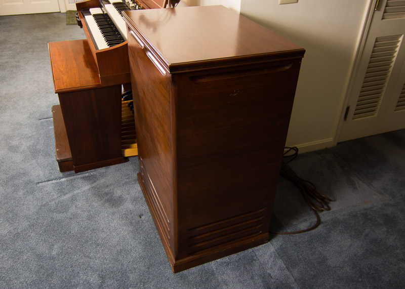 Hammond Organ and Leslie Speaker