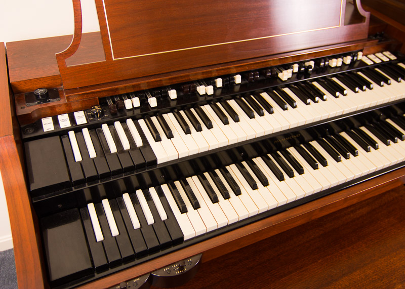 Hammond Organ and Leslie Speaker