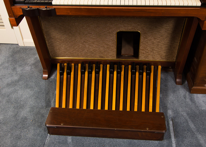 Hammond Organ and Leslie Speaker