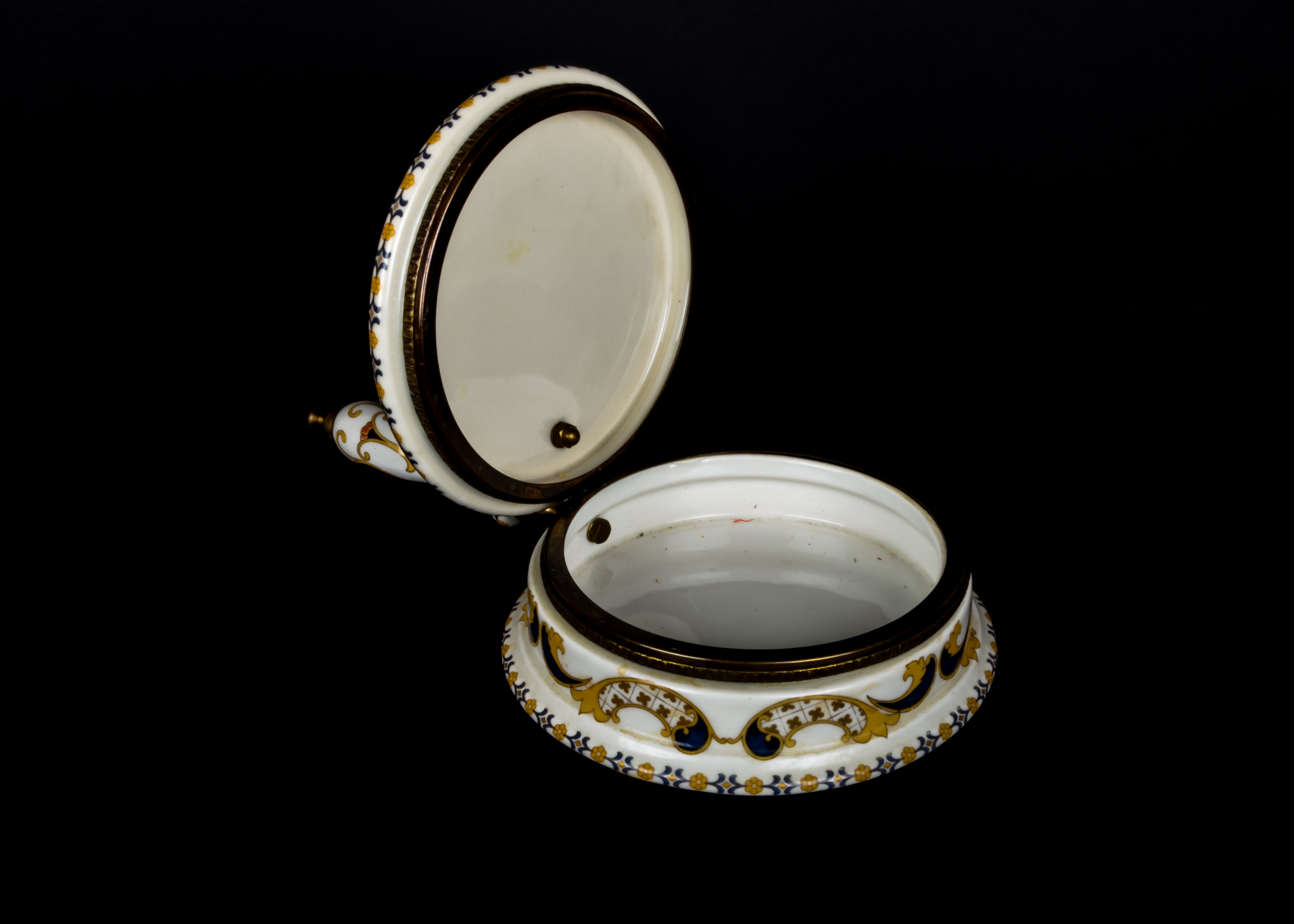 Lenox Vase and Decorative Porcelain Accents