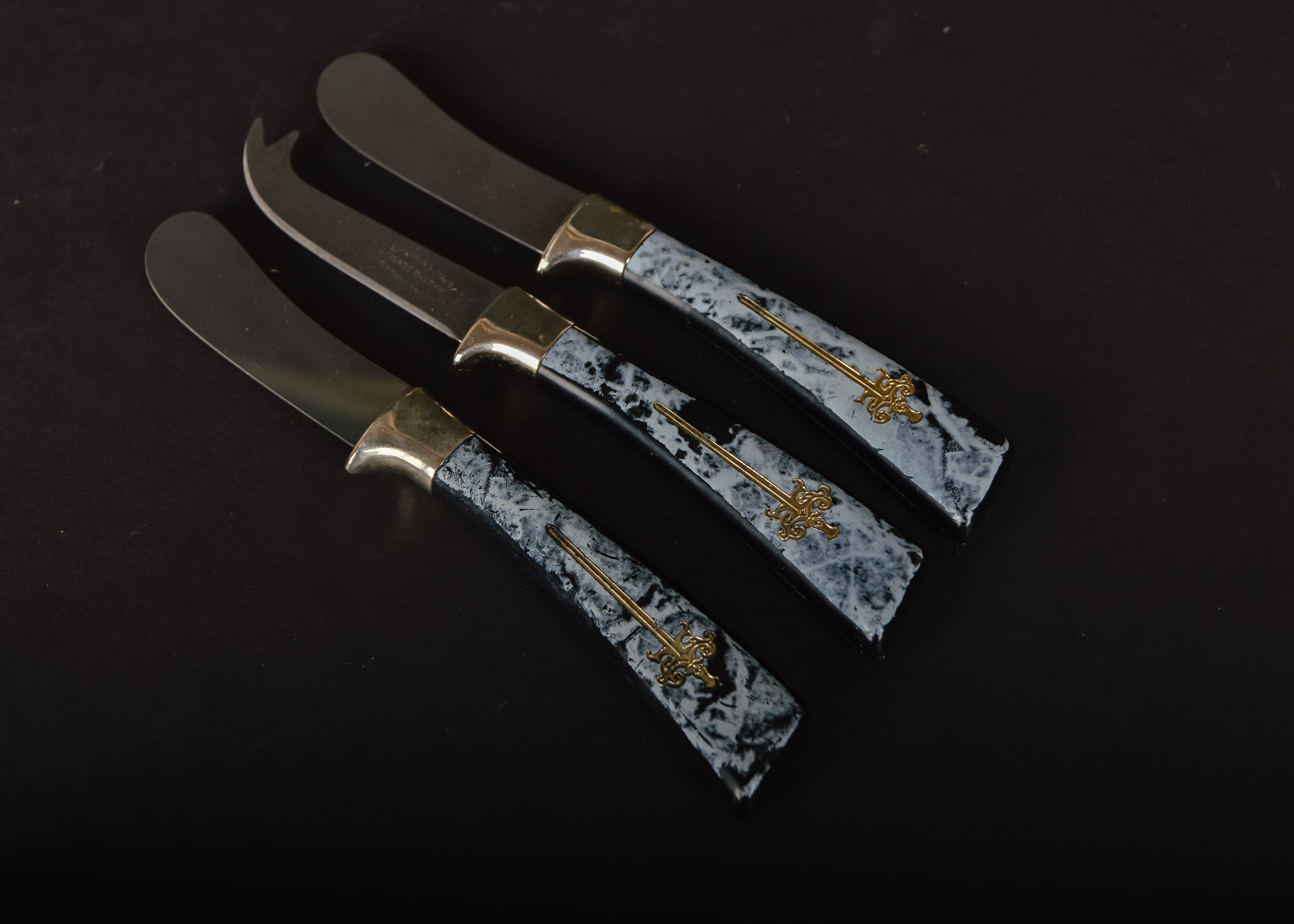 Set of Vintage Lifetime Cutlery Knives