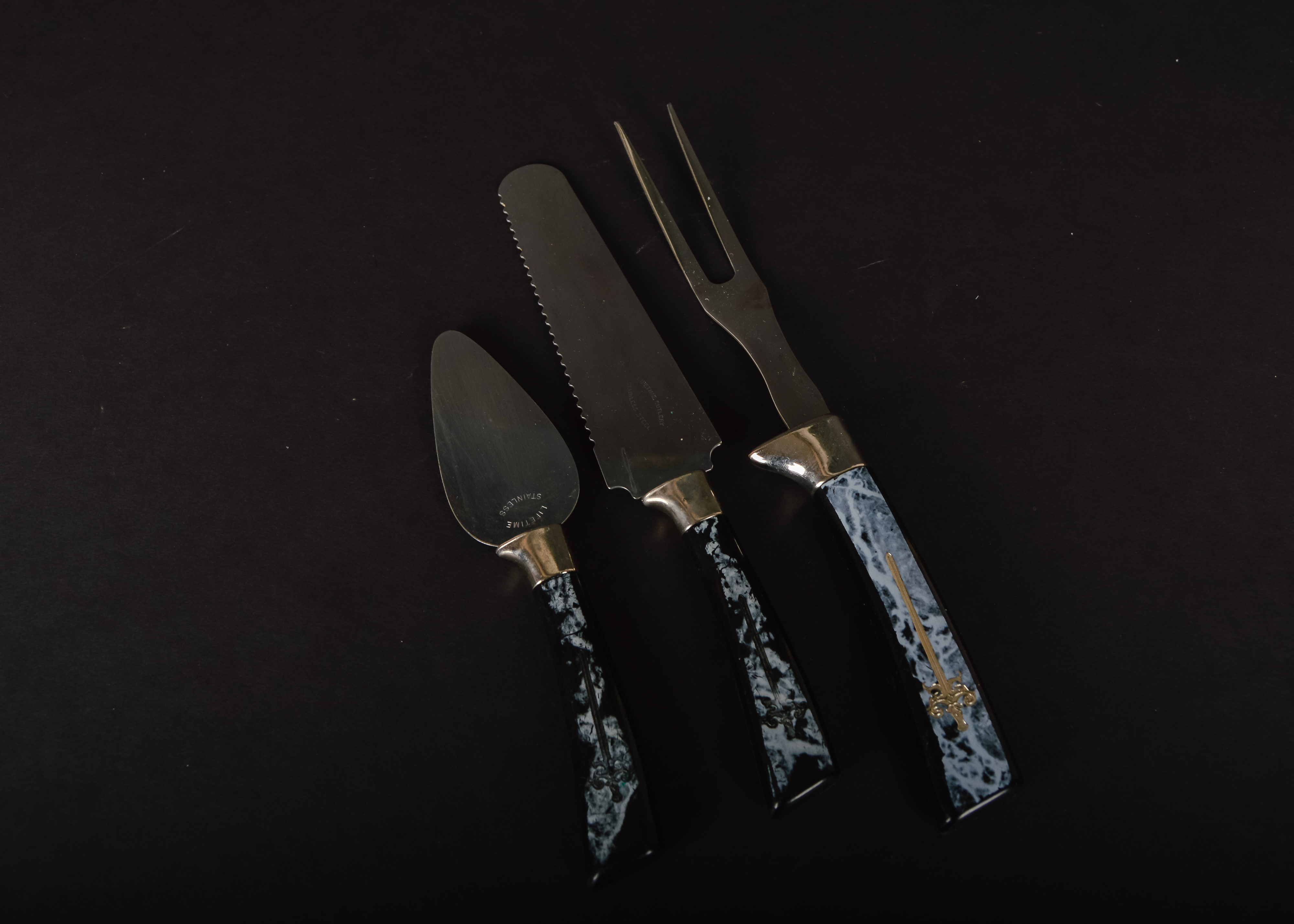 Set of Vintage Lifetime Cutlery Knives
