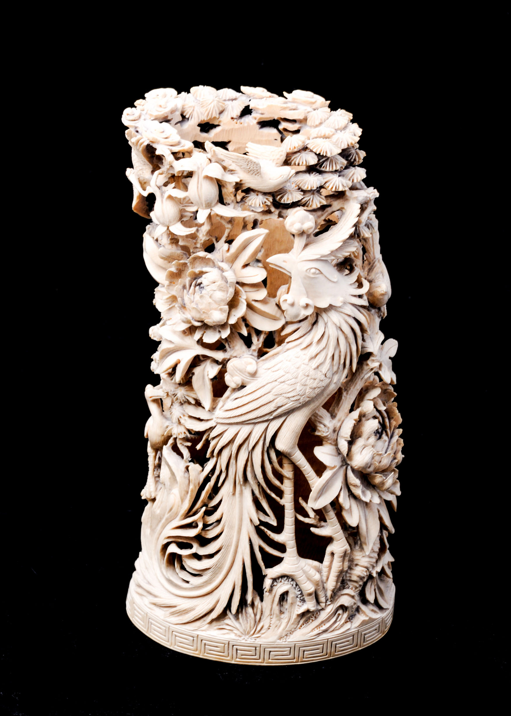 Qing Dynasty Chinese Finely Carved Ivory Brush Holder