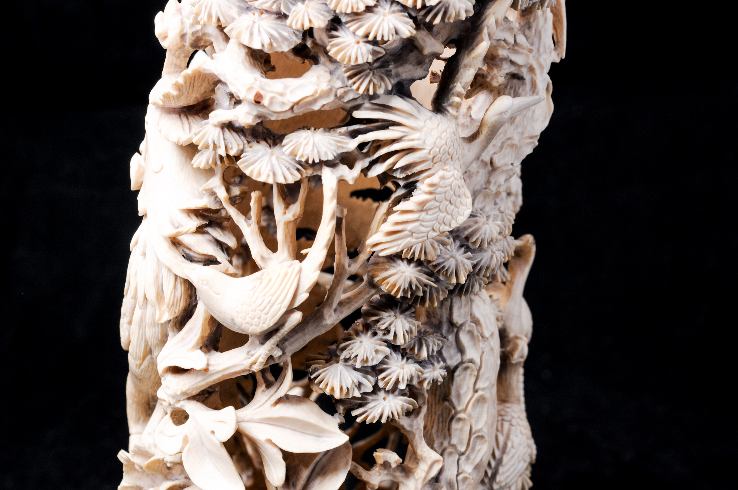 Qing Dynasty Chinese Finely Carved Ivory Brush Holder