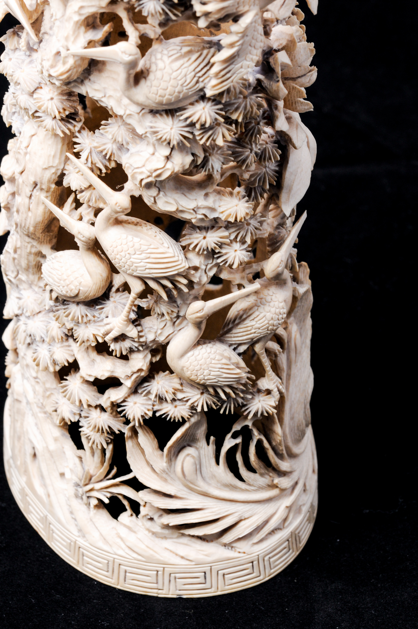 Qing Dynasty Chinese Finely Carved Ivory Brush Holder