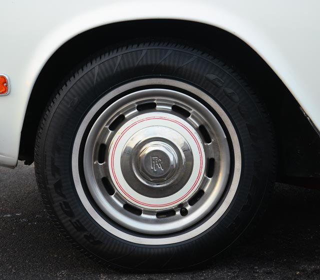 1974 Rolls-Royce Silver Shadow Sedan