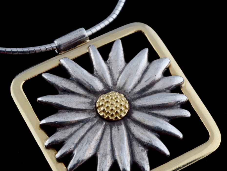 Tiffany & Co. Sterling and 18K Yellow Gold Daisy Pendant Necklace