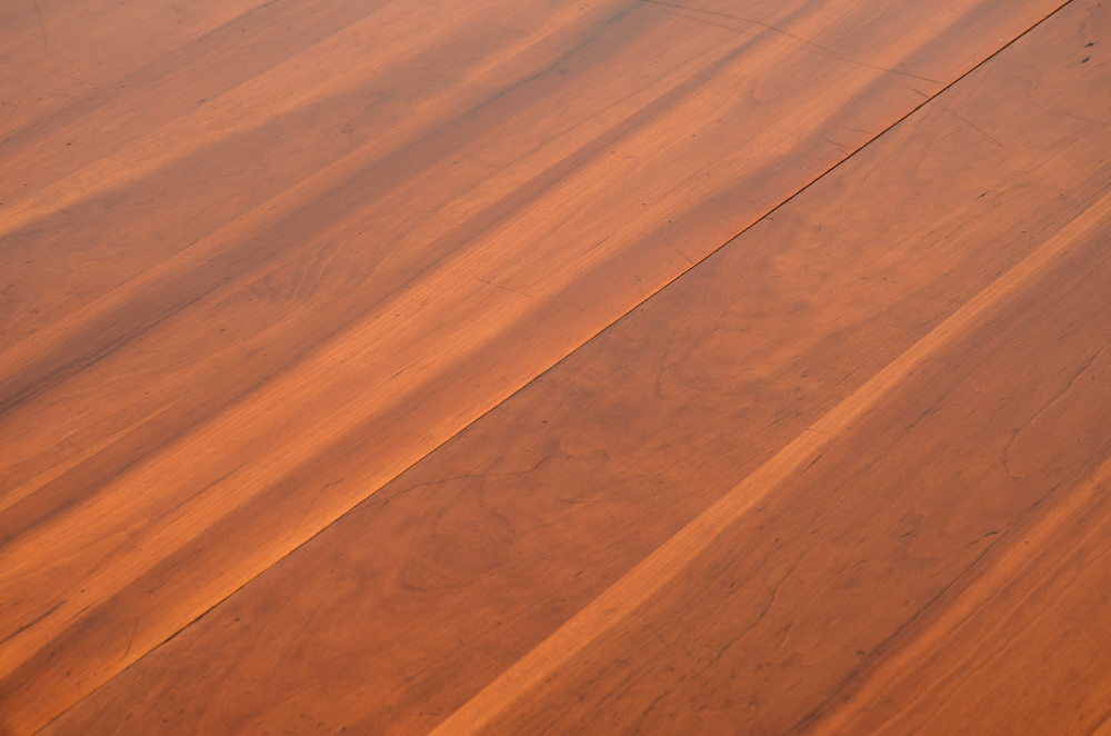 Cherry Colonial Style Round Dining Table