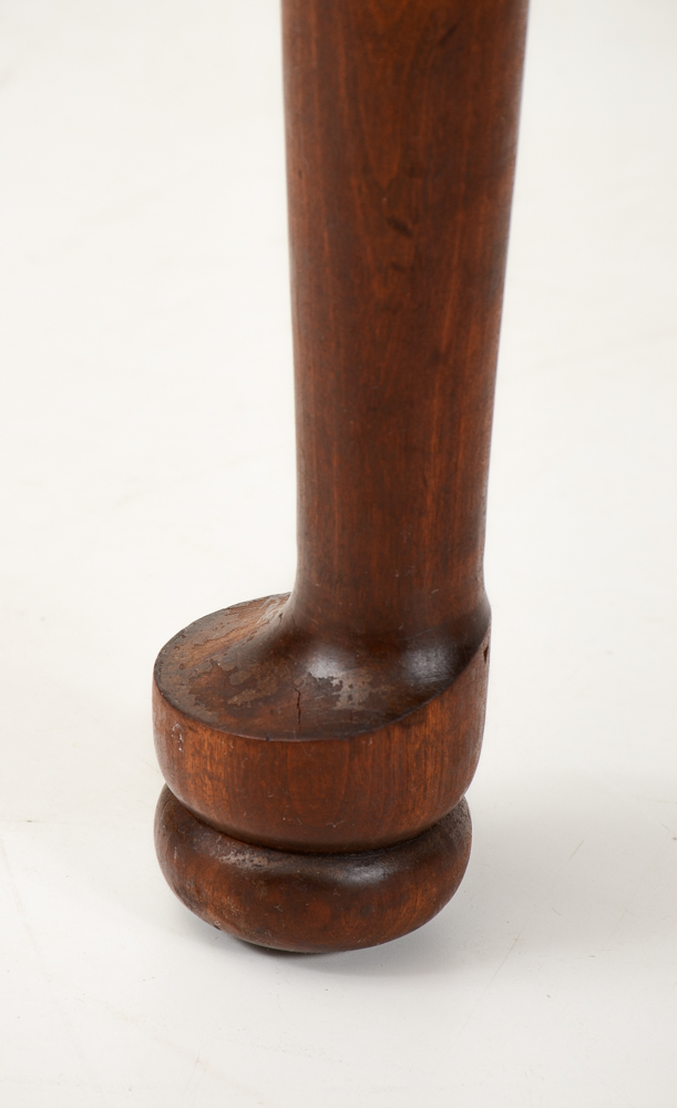 Cherry Colonial Style Round Dining Table