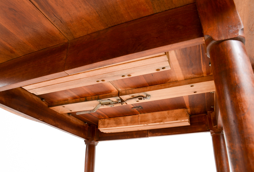 Cherry Colonial Style Round Dining Table