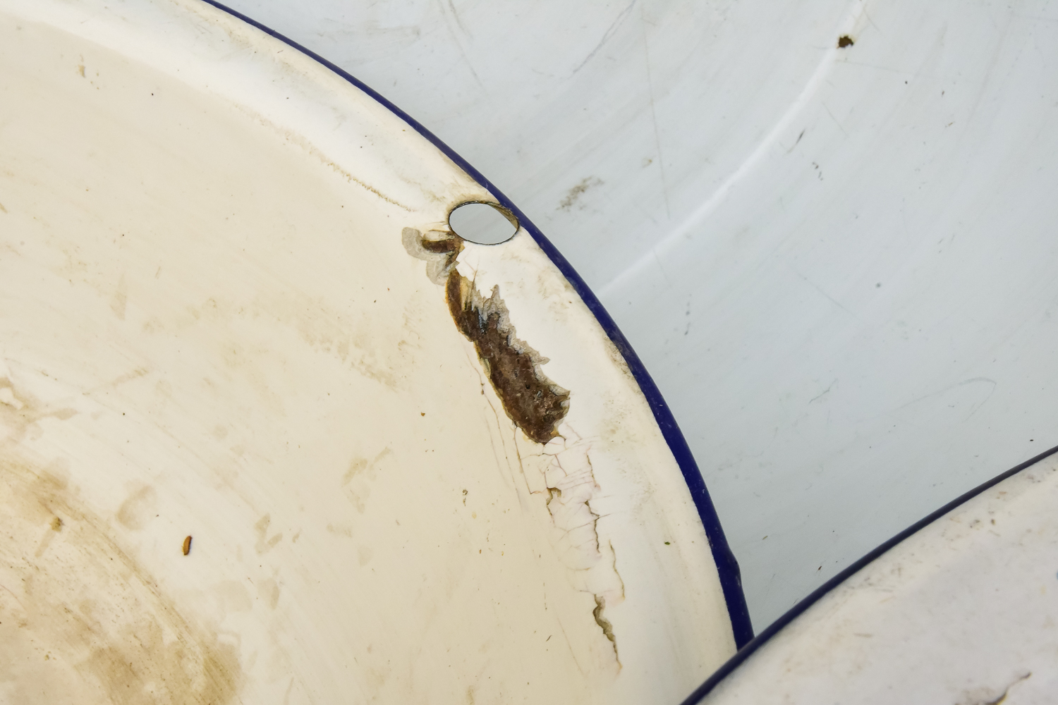 Vintage Country Style Enamelware