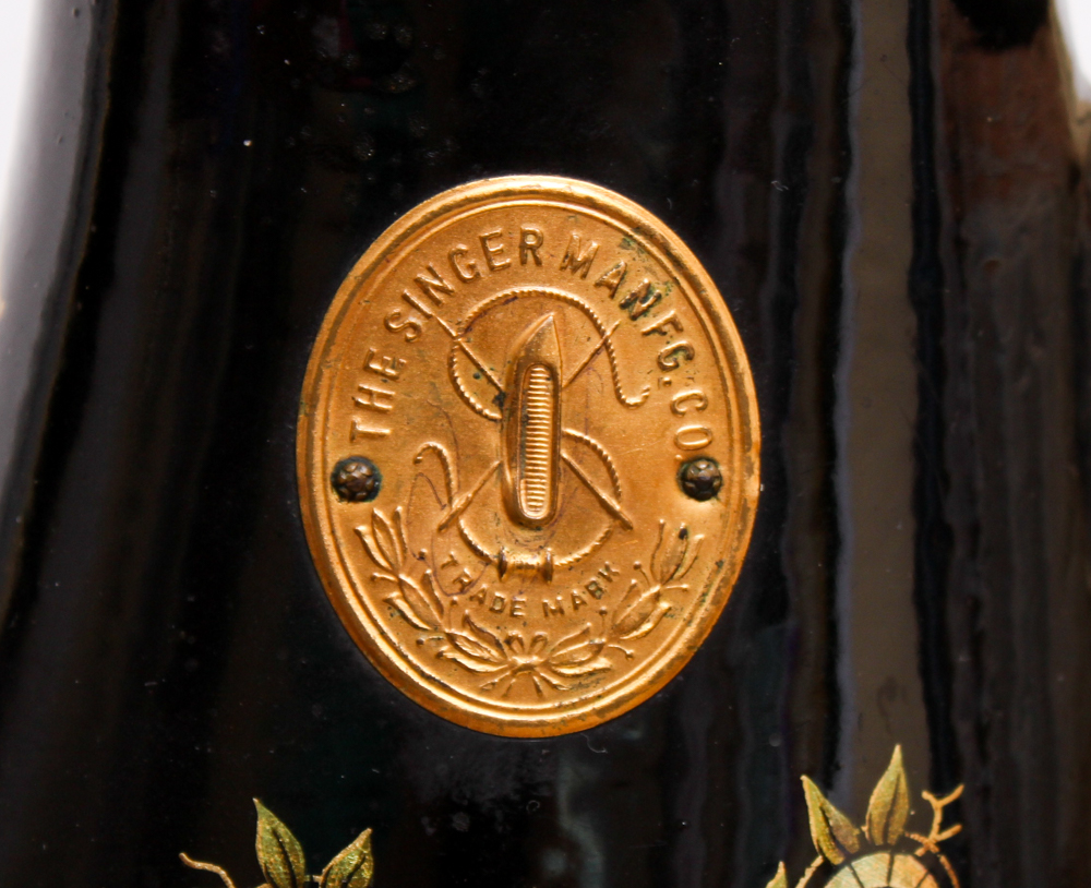 Vintage 1925 Singer Treadle Sewing Machine and Cabinet