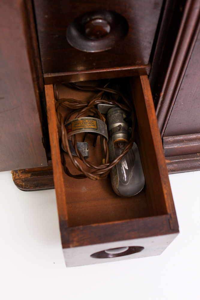 Vintage 1925 Singer Treadle Sewing Machine and Cabinet