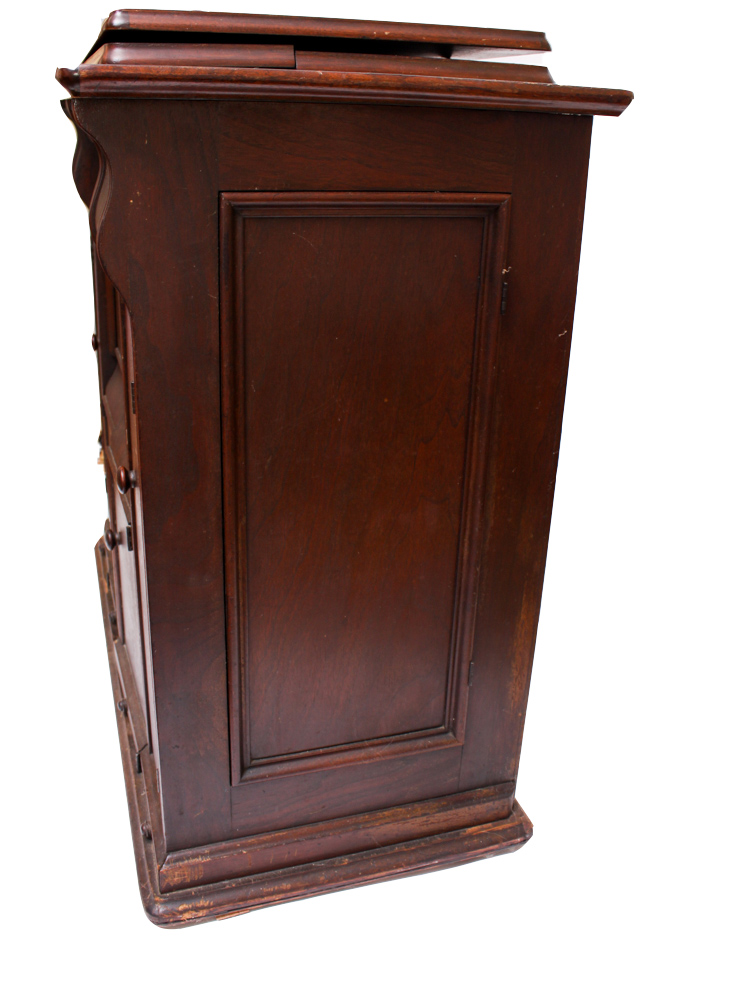 Vintage 1925 Singer Treadle Sewing Machine and Cabinet