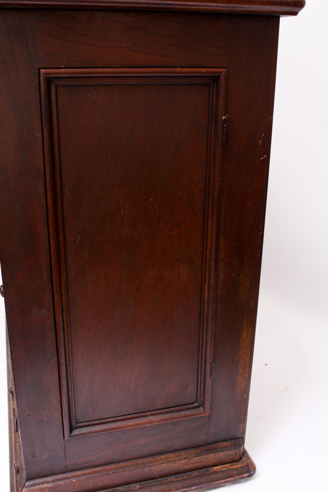 Vintage 1925 Singer Treadle Sewing Machine and Cabinet