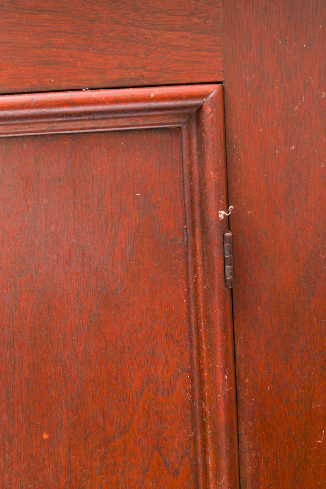 Vintage 1925 Singer Treadle Sewing Machine and Cabinet