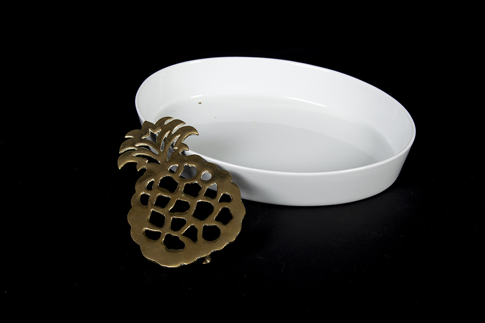 Fillivuyt Oval Baking Dish and Pineapple Trivet