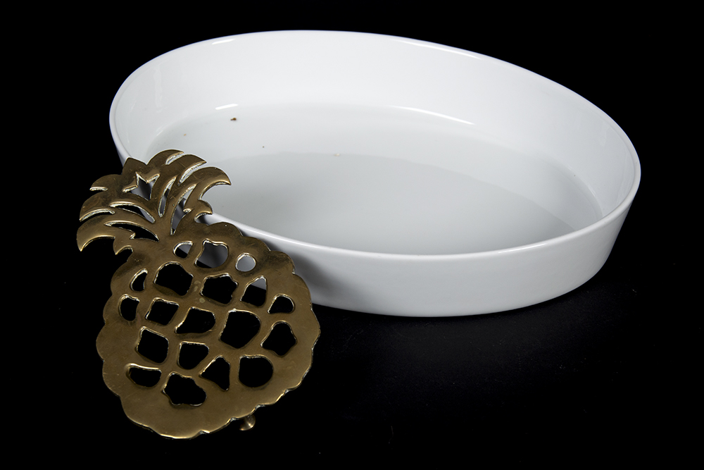 Fillivuyt Oval Baking Dish and Pineapple Trivet