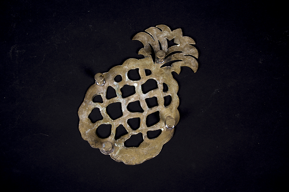 Fillivuyt Oval Baking Dish and Pineapple Trivet