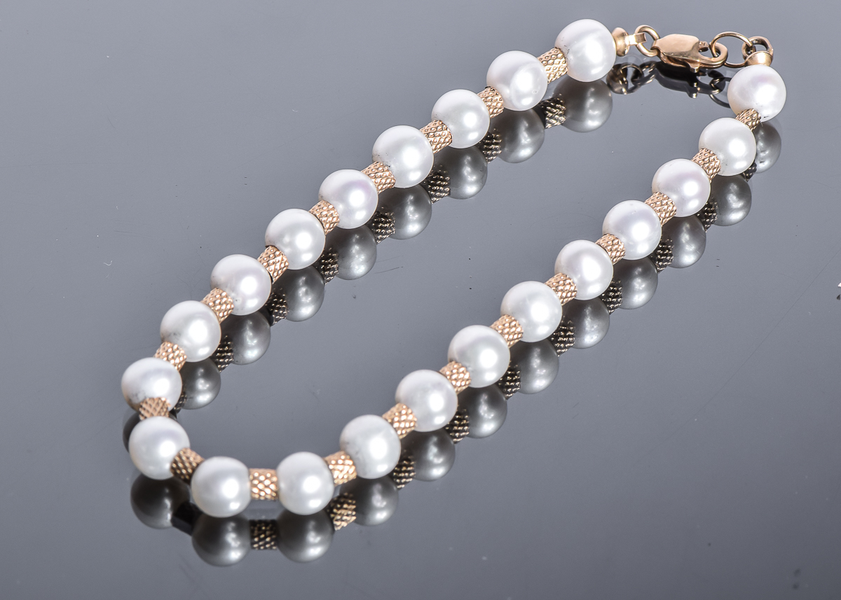 14K Yellow Gold Pearl Bracelet