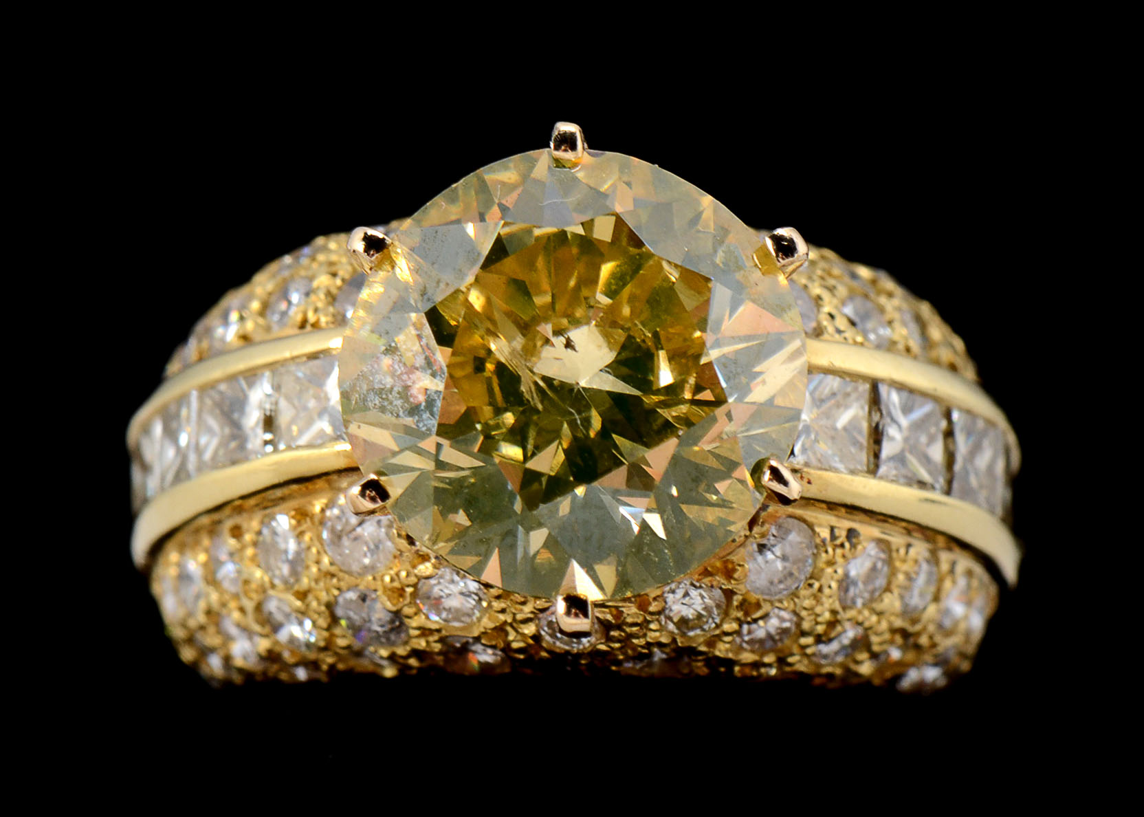 18K Yellow Gold Diamond Ring