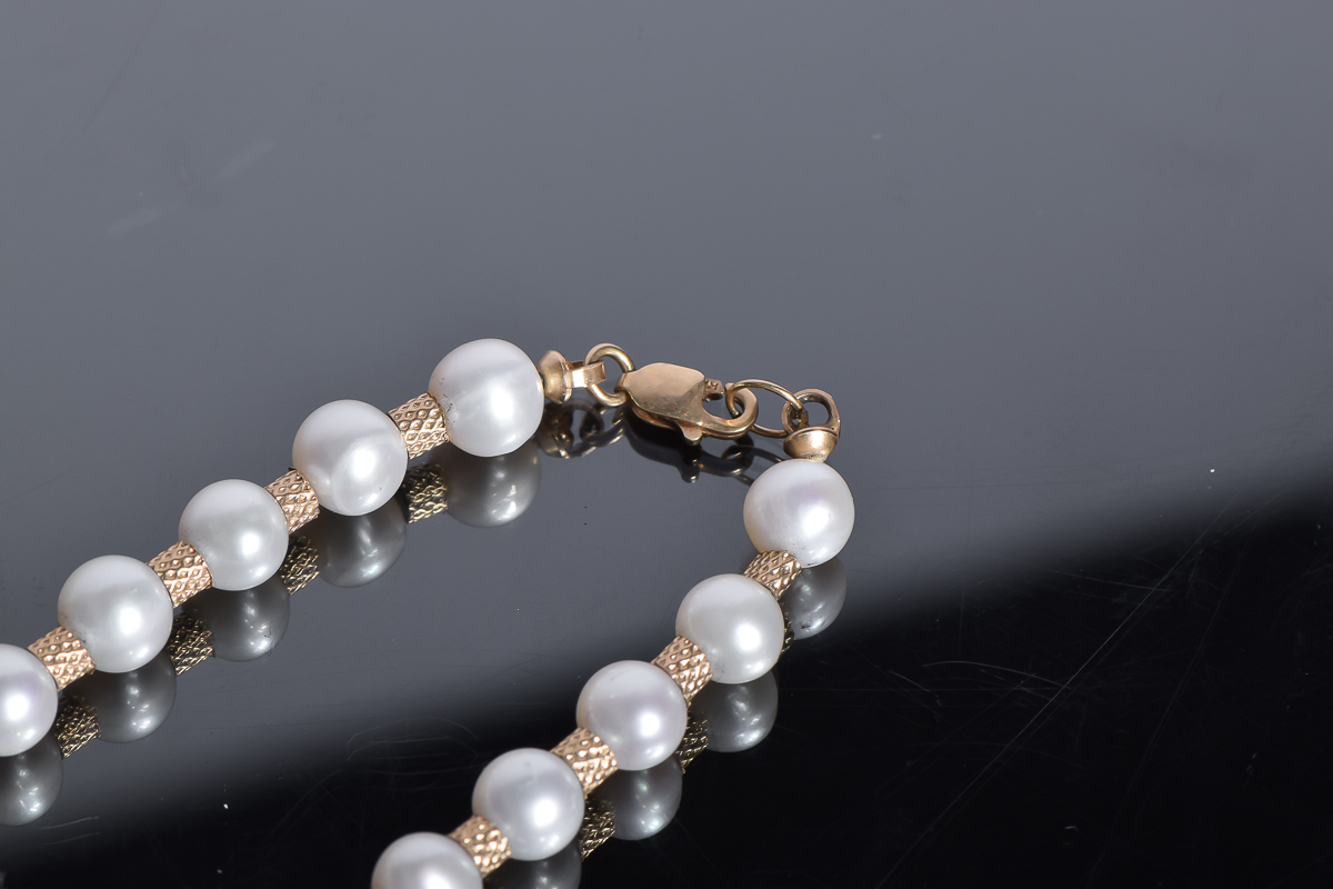 14K Yellow Gold Pearl Bracelet