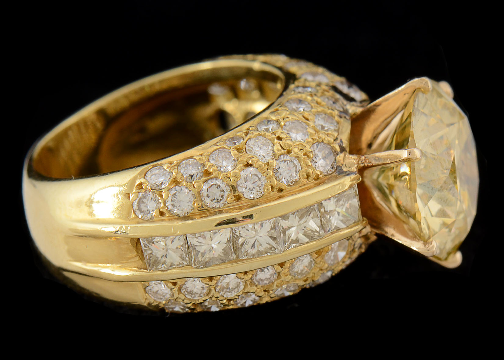 18K Yellow Gold Diamond Ring