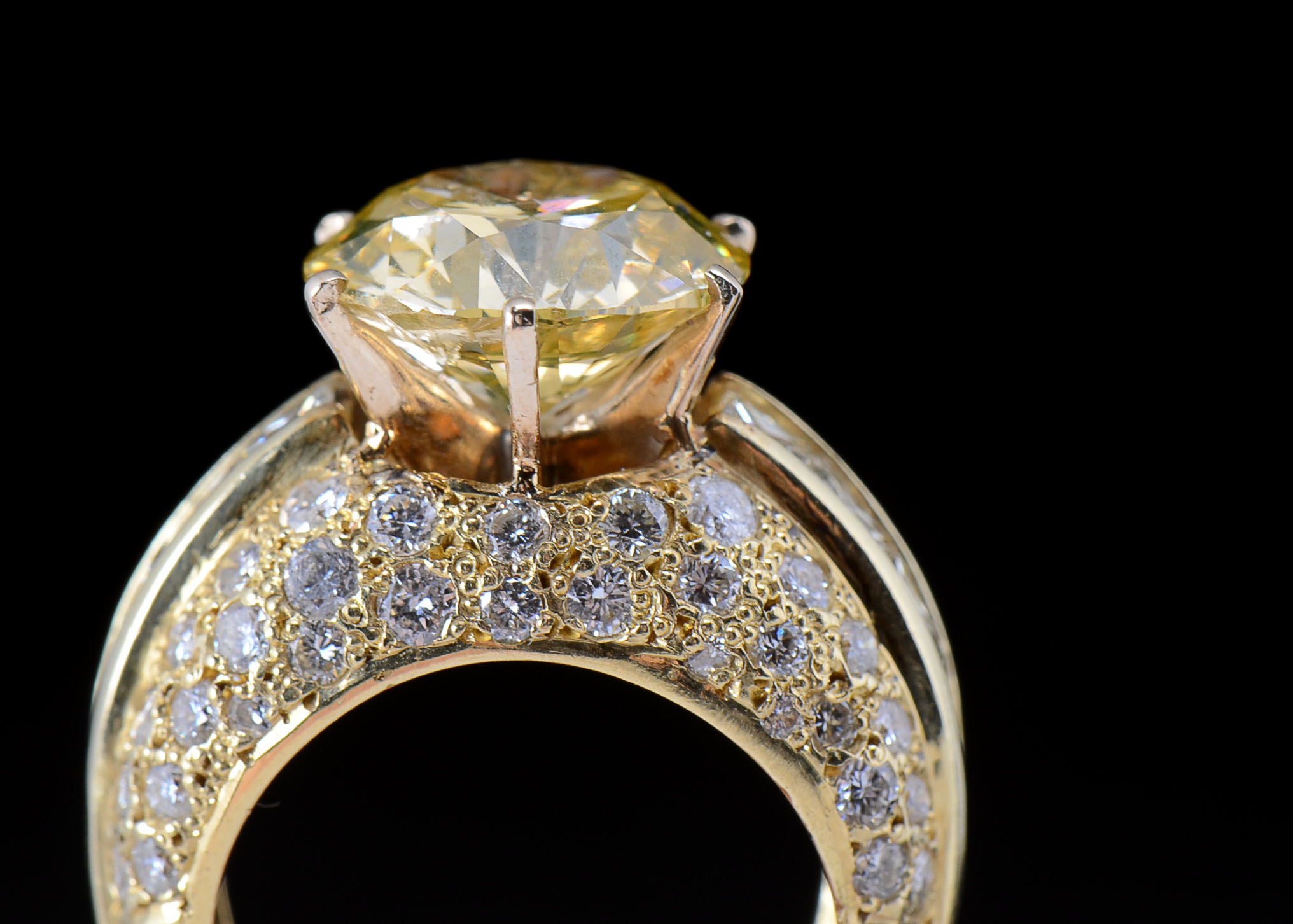 18K Yellow Gold Diamond Ring
