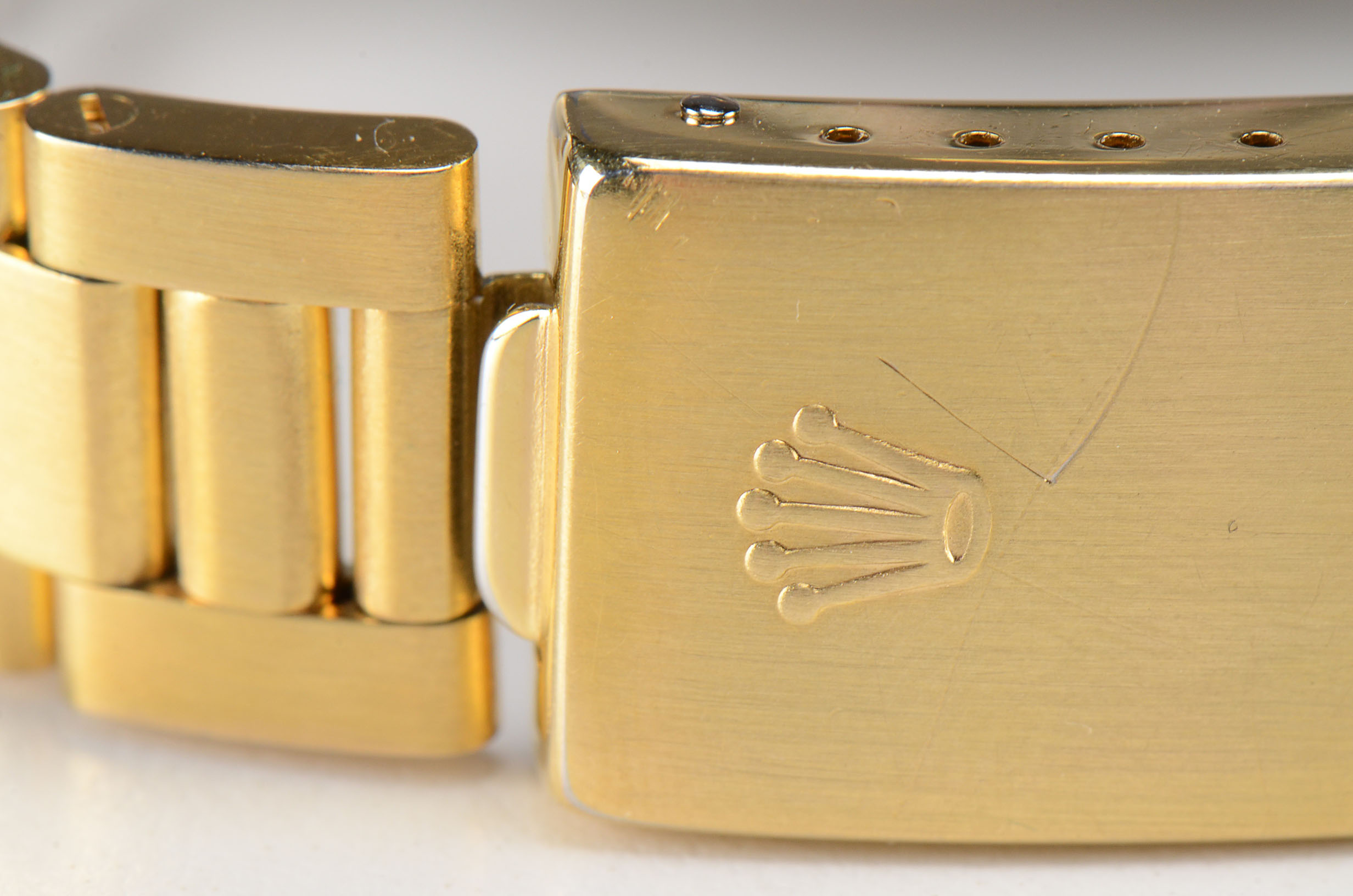 Rolex Date Gold Shell/Plated Steel 15505 Champagne Index Auto