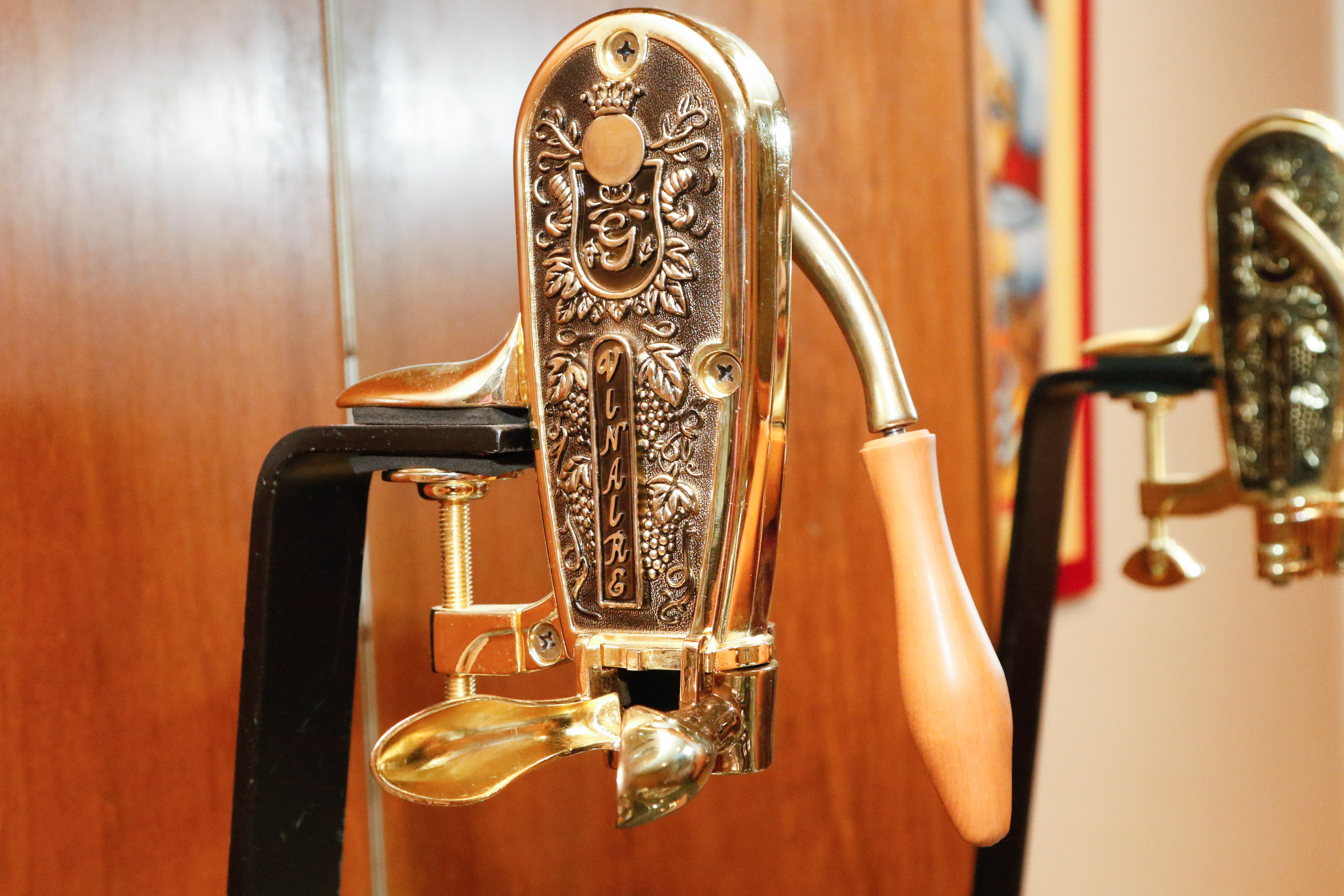 Vinaire Countertop Wine Bottle Opener