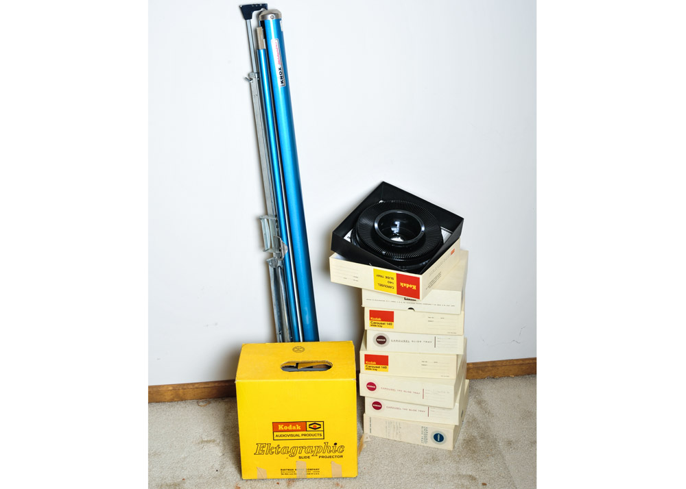 Kodak Ektagraphic Slide Projector and Knox 400 Screen