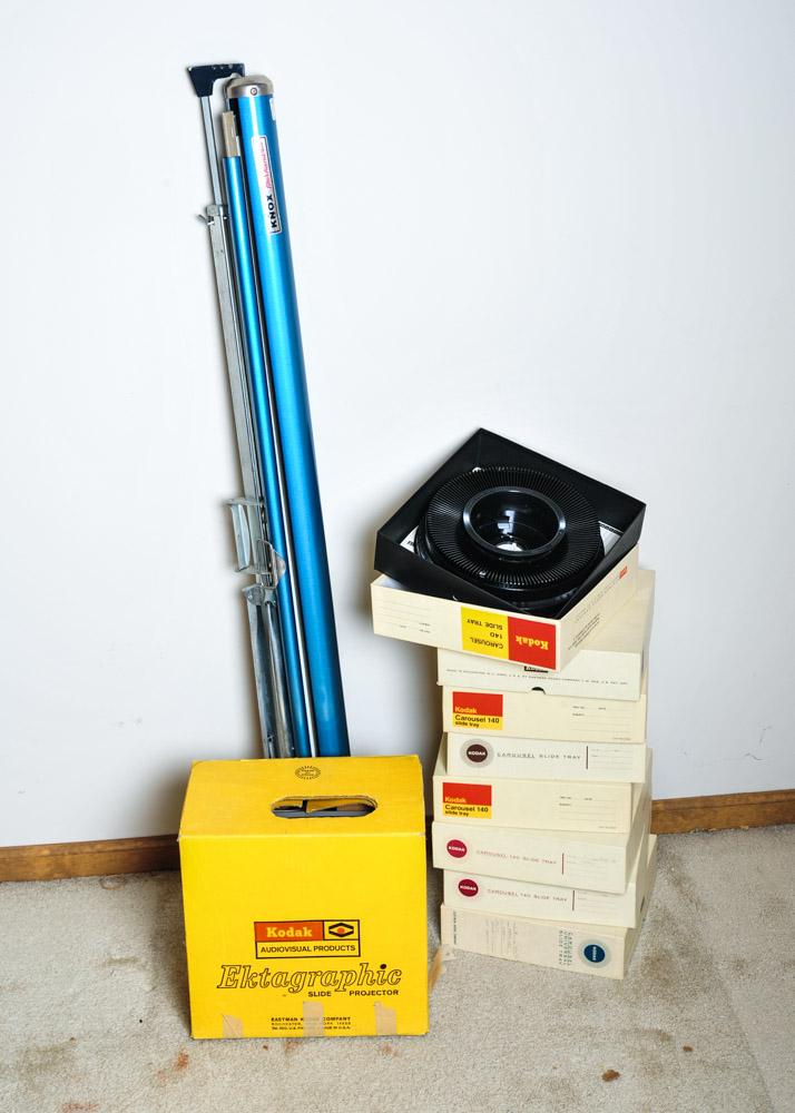 Kodak Ektagraphic Slide Projector and Knox 400 Screen