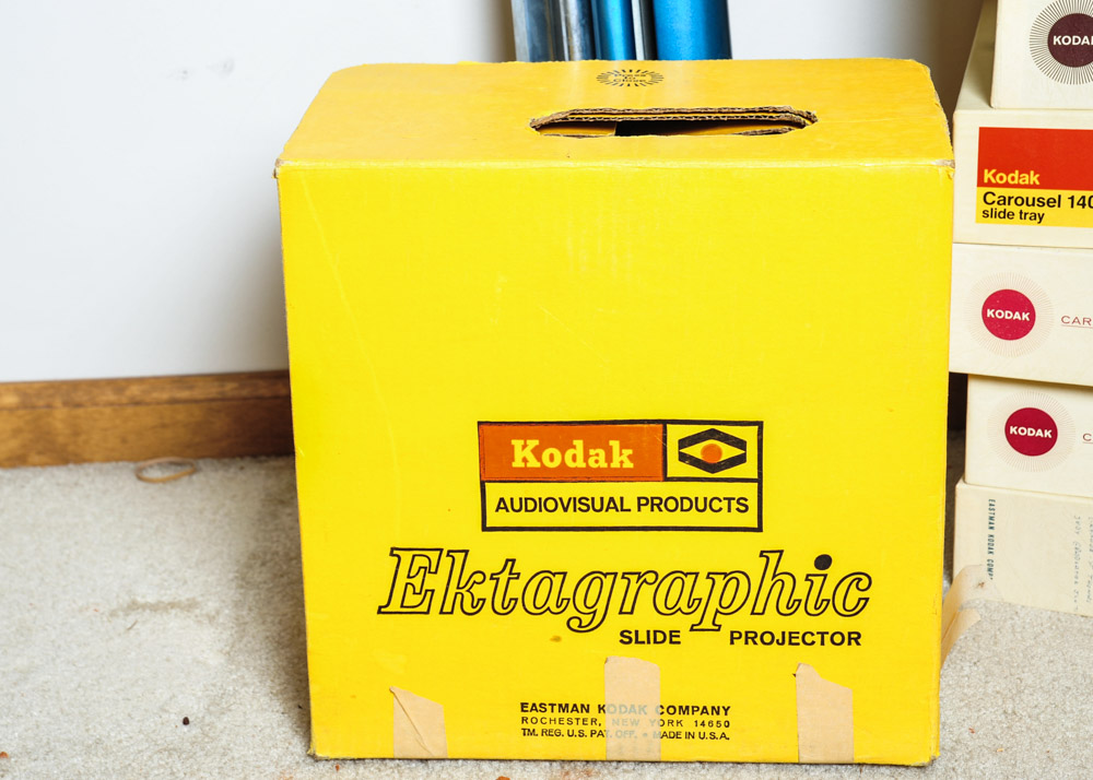 Kodak Ektagraphic Slide Projector and Knox 400 Screen
