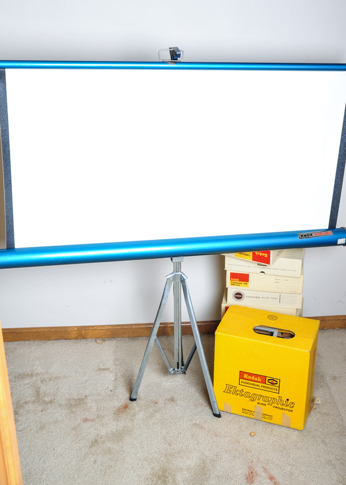 Kodak Ektagraphic Slide Projector and Knox 400 Screen