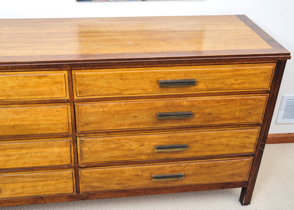 Modern Style Chest of Drawers by Davis Furniture