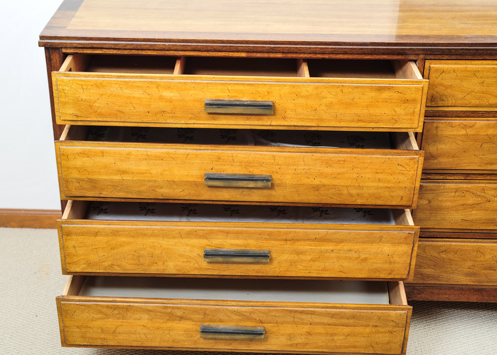 Modern Style Chest of Drawers by Davis Furniture