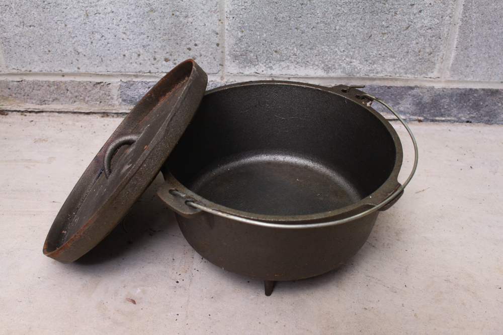 Cast Iron Soup Kettle