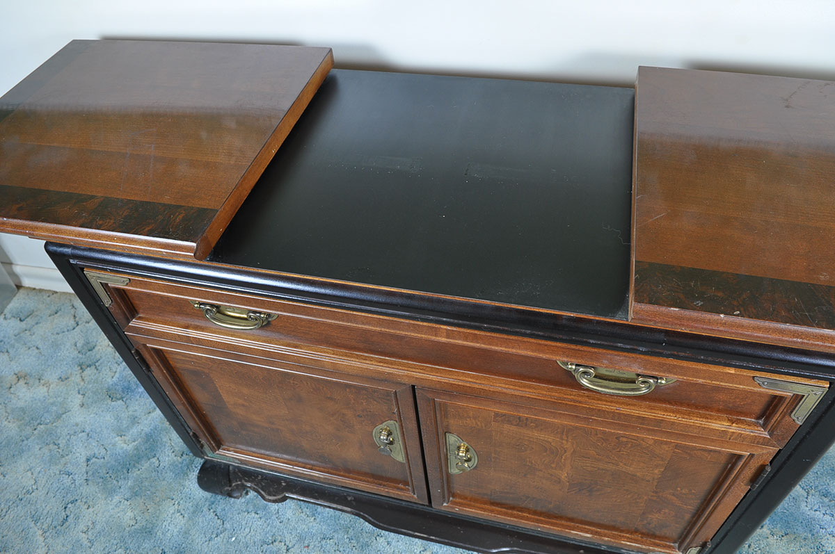 Broyhill "Ming Dynasty" Bar Cabinet