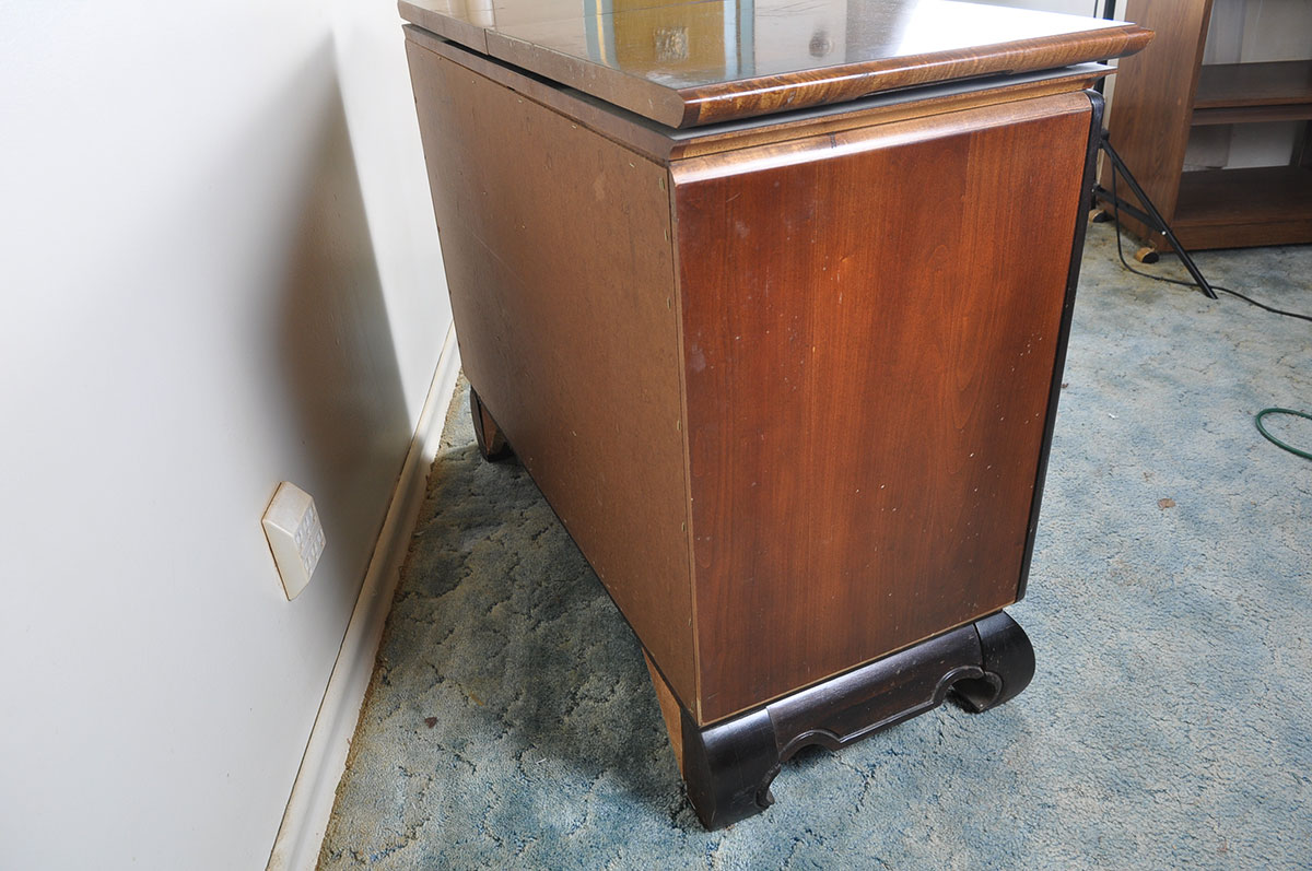 Broyhill "Ming Dynasty" Bar Cabinet