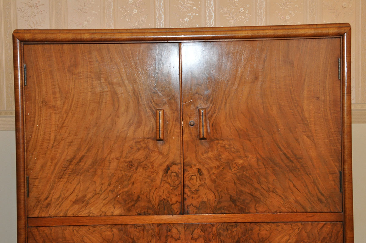 Vintage Art Deco Gentleman's Chest with Burled Wood Veneers